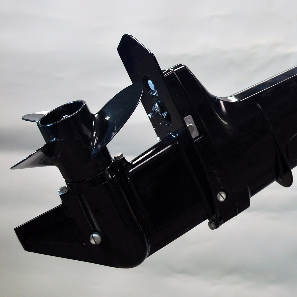 Tohatsu 4-Stroke 4HP Outboard Motor